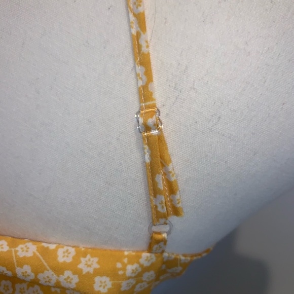 BOUTIQUE yellow SHORTS set romper tie back outfit women’s size SMALL - Picture 7 of 10